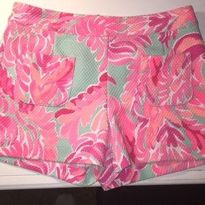 Lilly Pulitzer Size 00 “Love Birds” shorts
